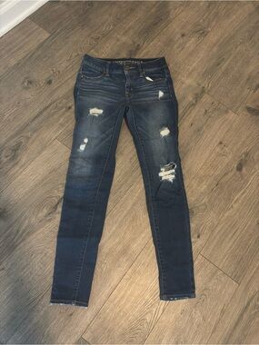 American Eagle Dark Wash Distressed Women’s Jeggings/Skinny Jeans
